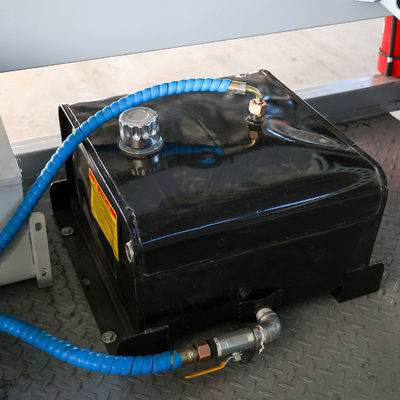 Caminhão-tanque semirremolque para transporte de petróleo bruto